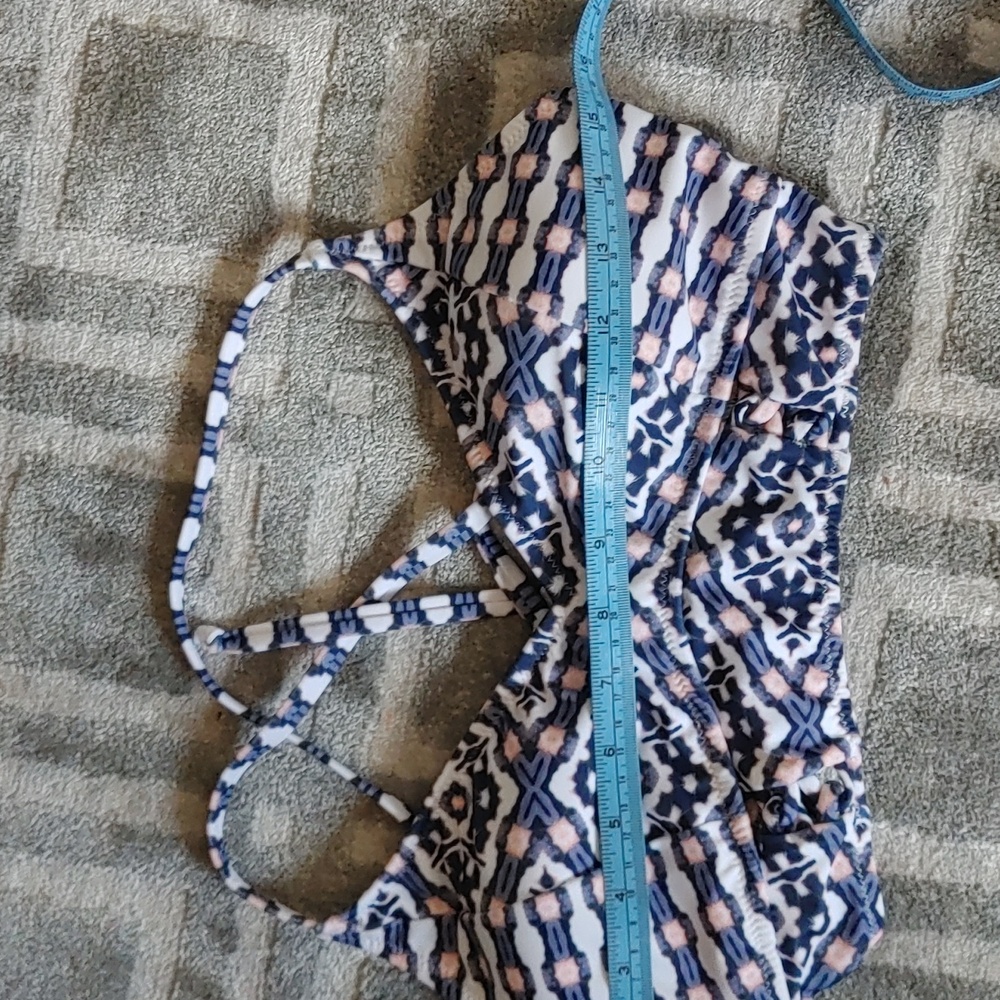 Jessica Simpson US M Two-Piece High Rise; High Coverage Bikini - Picture 9 of 11